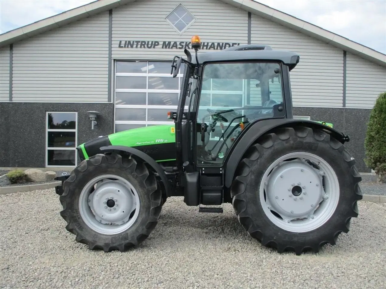 Billede 11 - Deutz-Fahr Agrofarm 115G Ikke til Danmark. New and Unused tractor