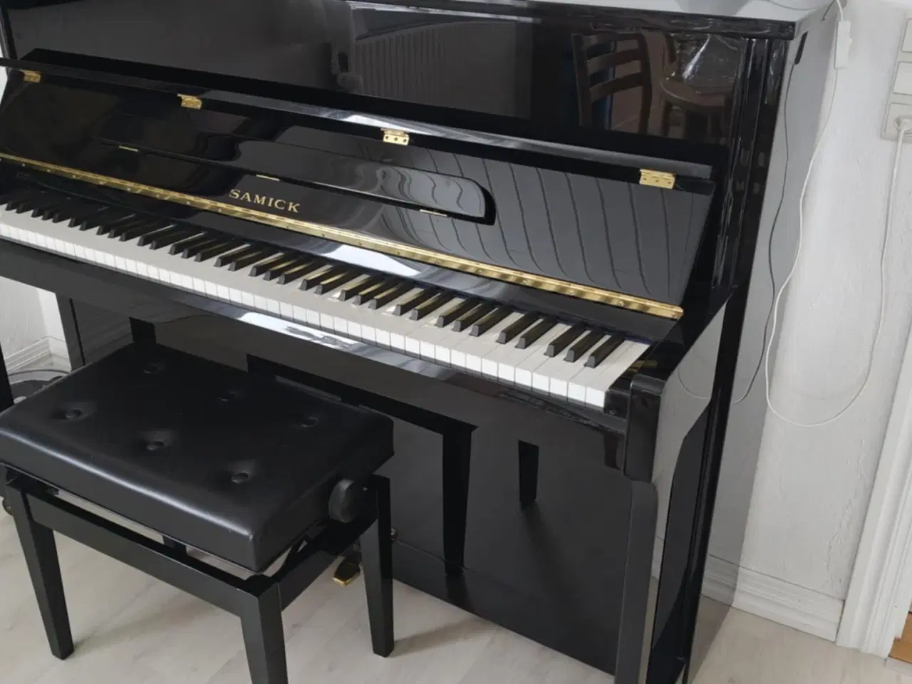 Billede 3 - Skønt piano sælges