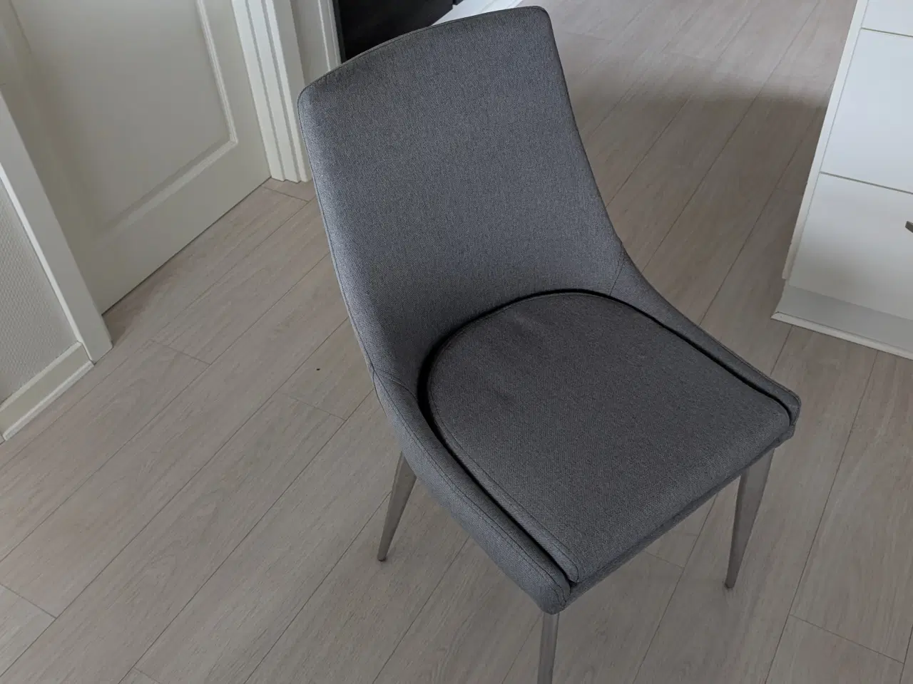 Billede 4 - Spisestue stole i stof og metal