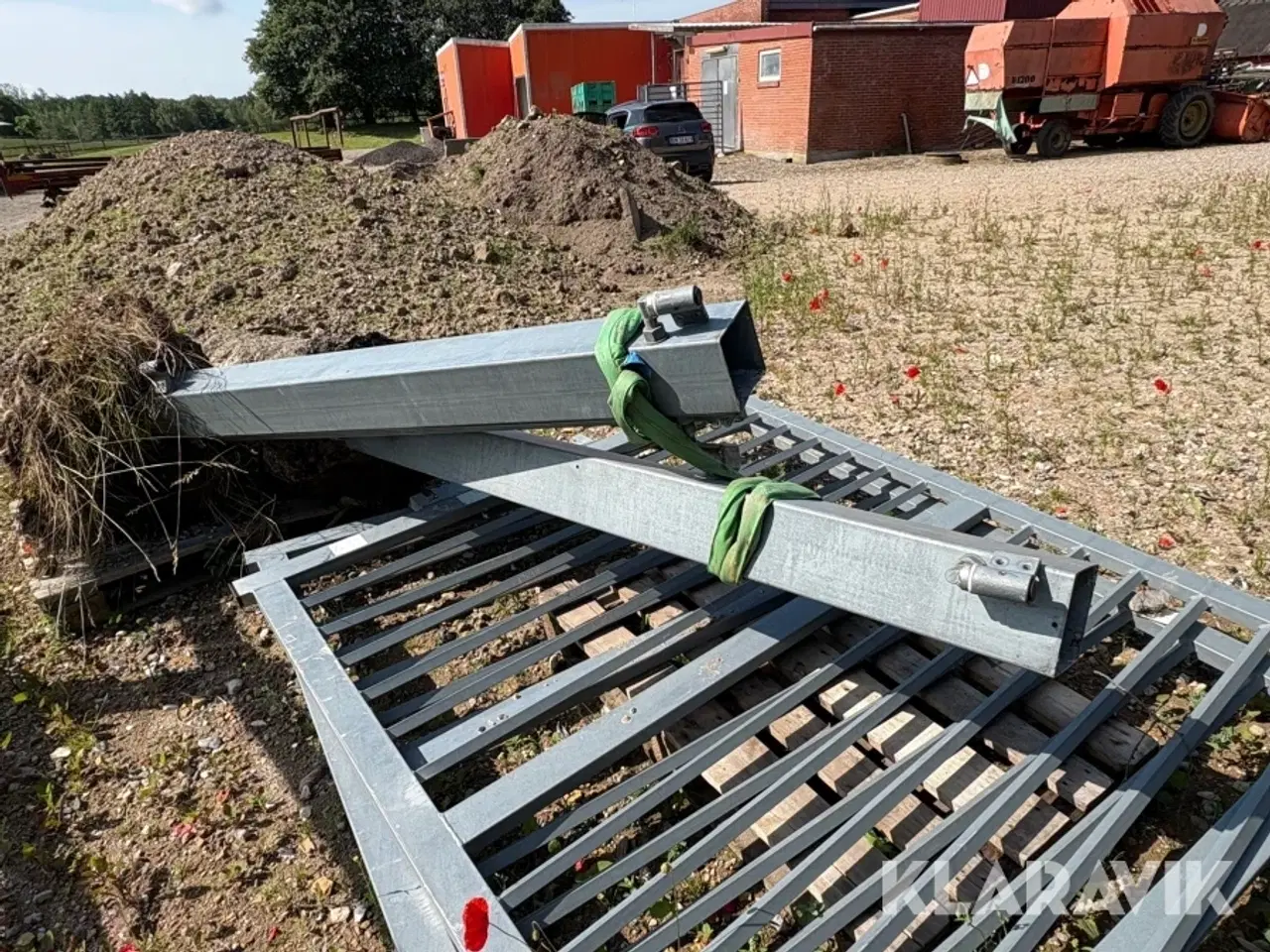 Billede 8 - Dobbelt låge med stolper