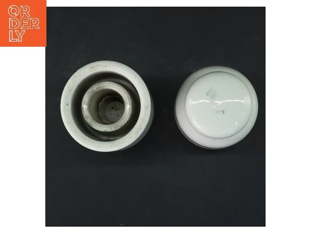 Billede 2 - 2 stk porcelæn isolatorer (str. 2 stk 7x11 cm)