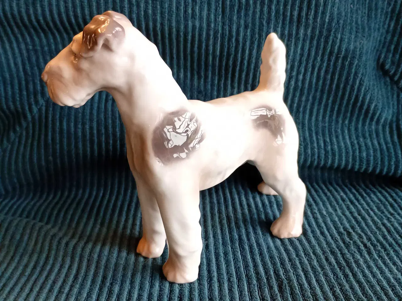 Billede 2 - Bing & Grøndahl fox terrier – model 1998 – håndmal