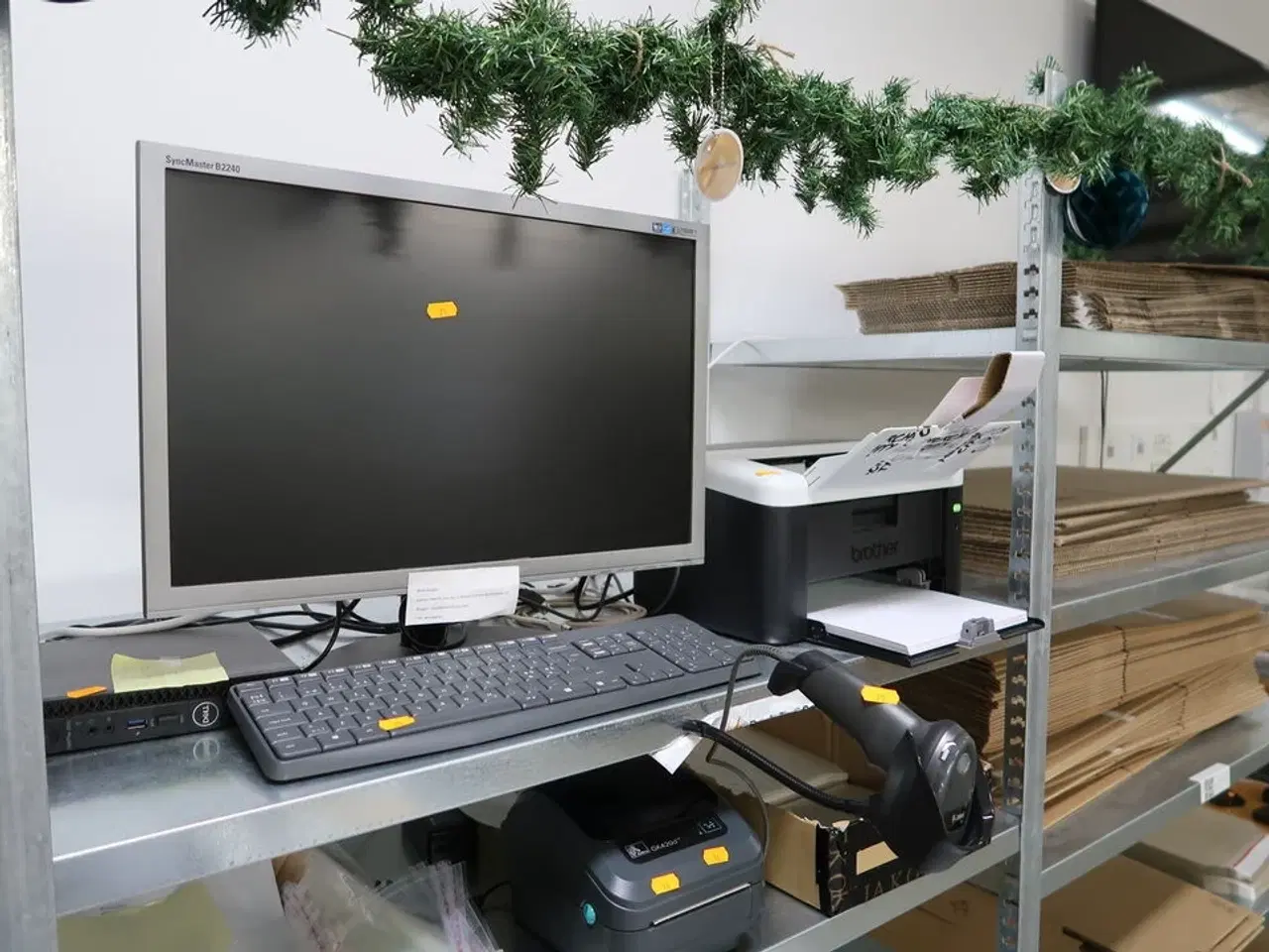 Billede 1 - Computerskærm SAMSUNG, computer DELL OptiPlex 3060, printer BROTHER m.m.