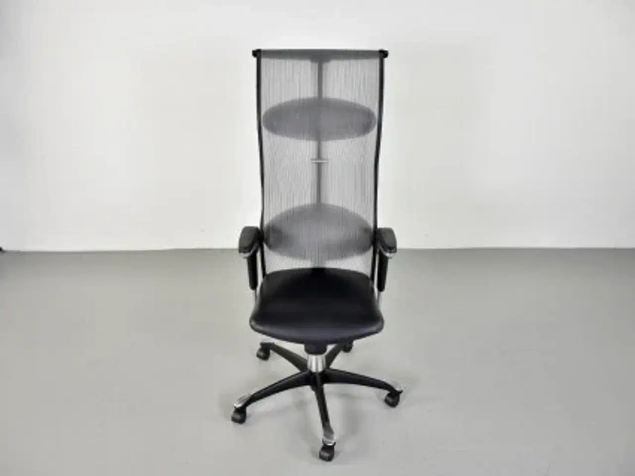 Billede 5 - Häg h09 9231 kontorstol med sort læder polster og sort net ryg