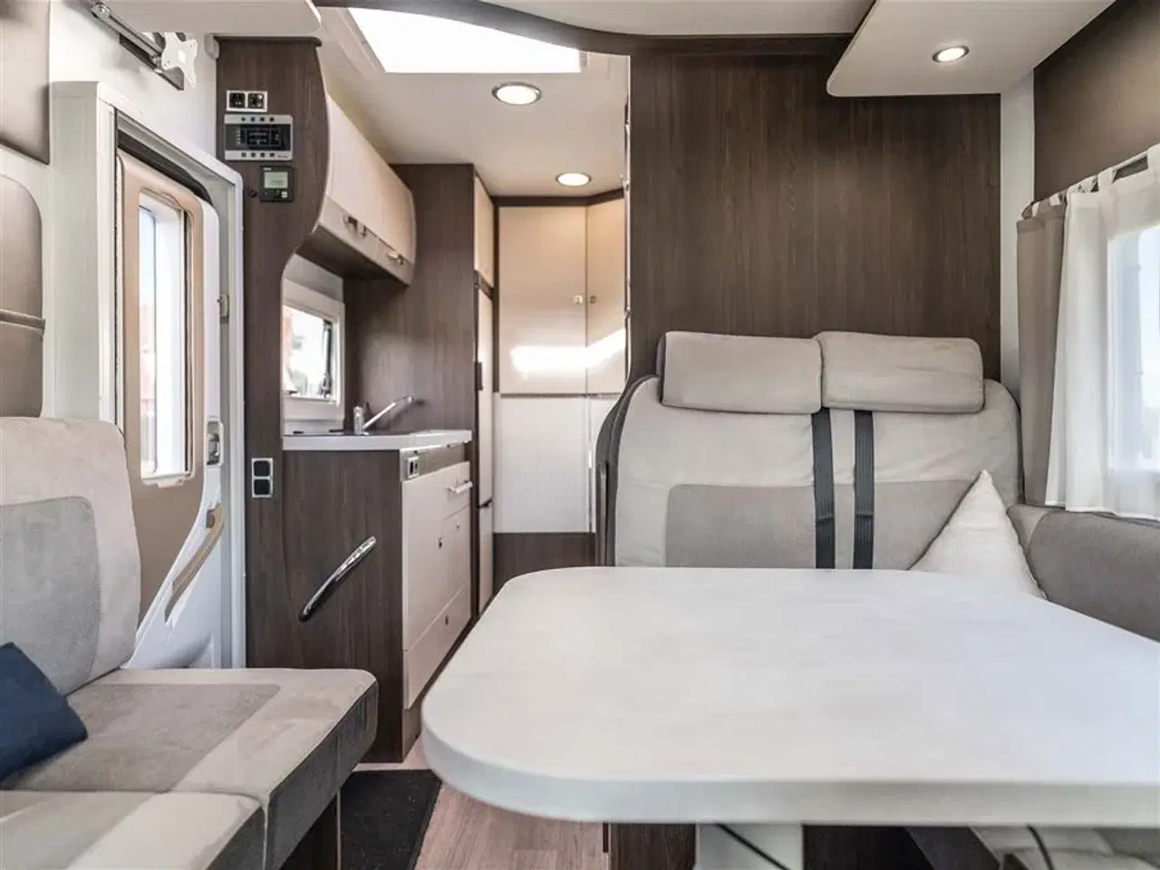 Billede 2 - 2020 - Benimar Tessoro T483