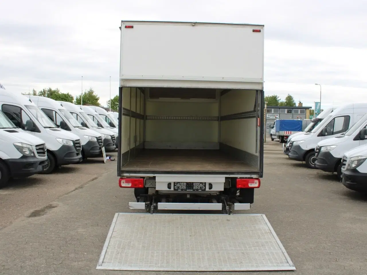 Billede 11 - VW Crafter 35 2,0 TDi 177 Alukasse m/lift aut.