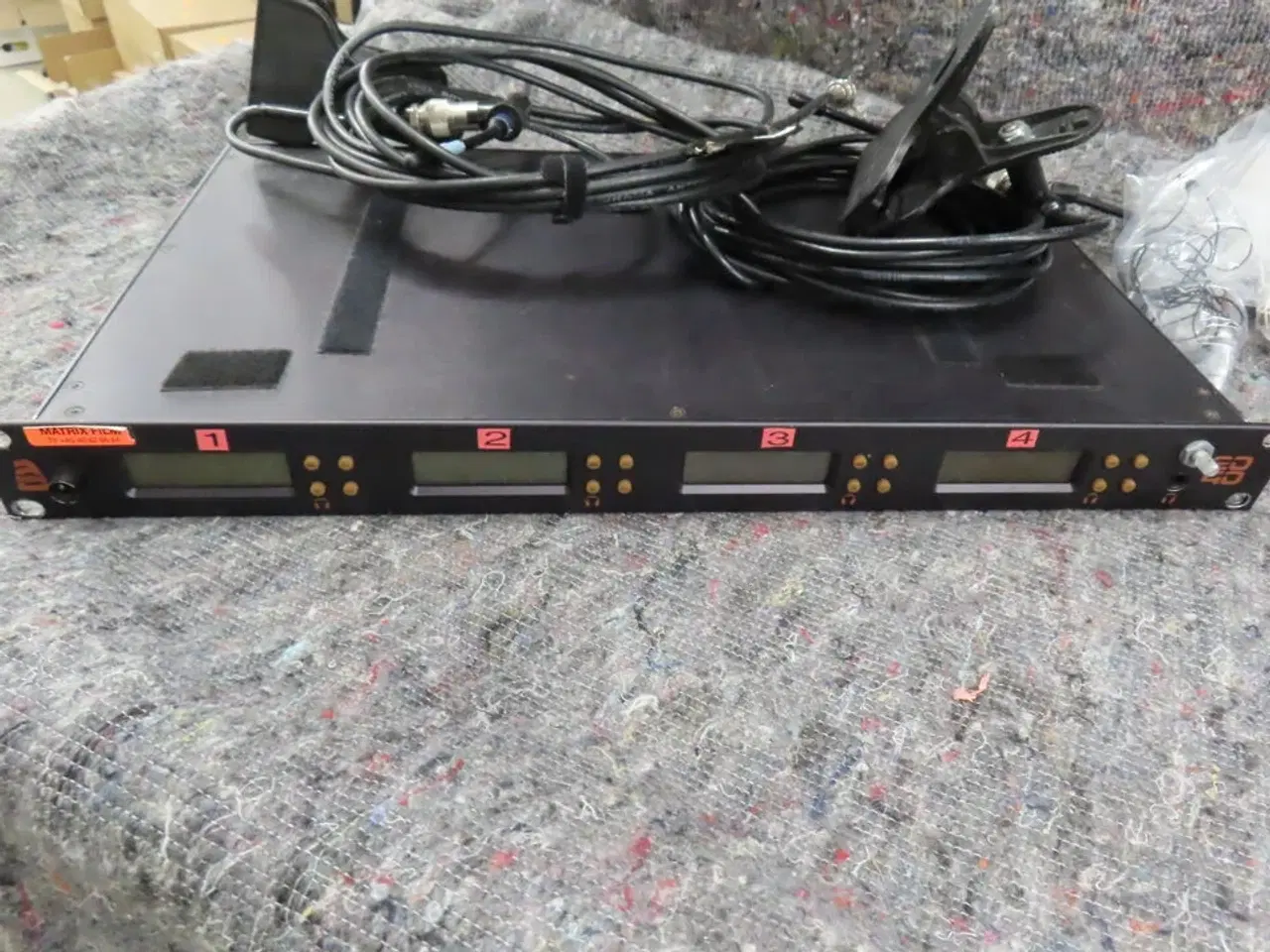 Billede 2 - 4 stk. Trådløse mikrofoner og modtager til rackmontering - AUDIO 2040 (MOMSFRI)