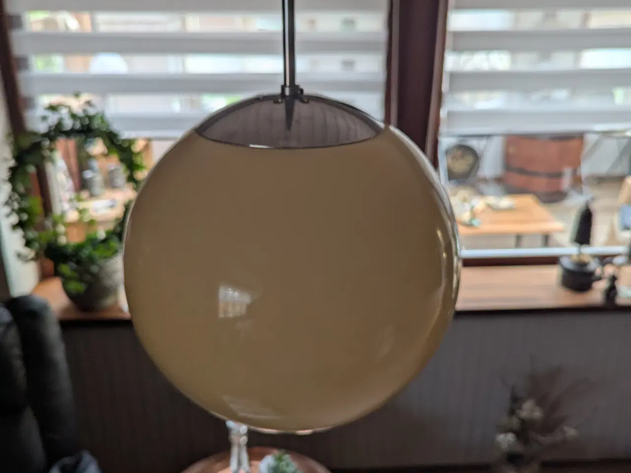 Billede 1 - To Gamle Glas Rund Glas pendel. Med Gulligt glas 