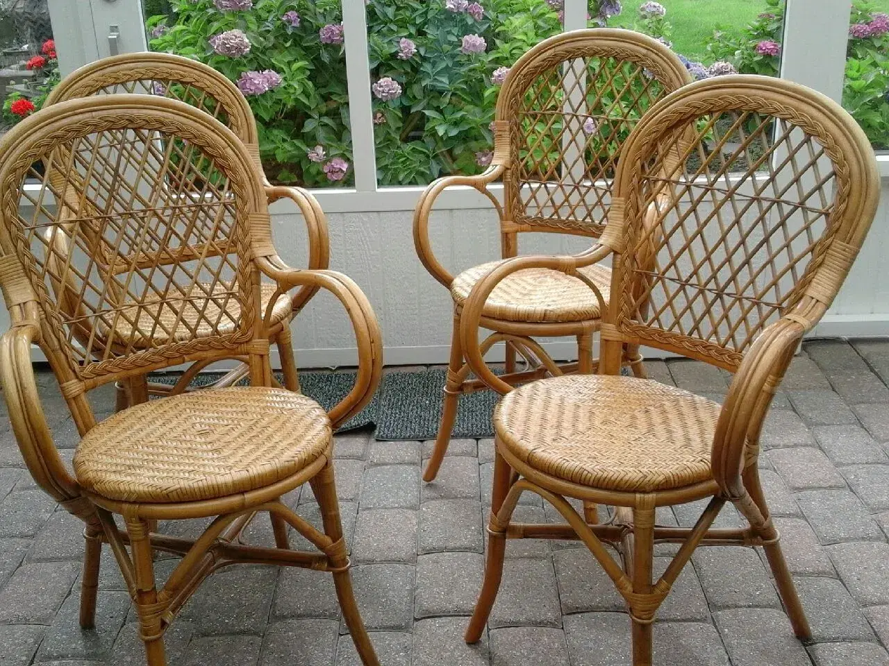 Billede 1 - Spisebord, bøgefiner inkl. 4 stole