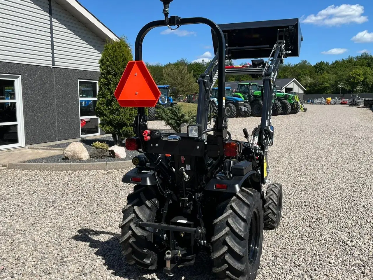 Billede 20 - Solis S26 6+2 gearmaskine Limited Edition i sort med brede hjul og Fuldhydraulisk frontlæsser