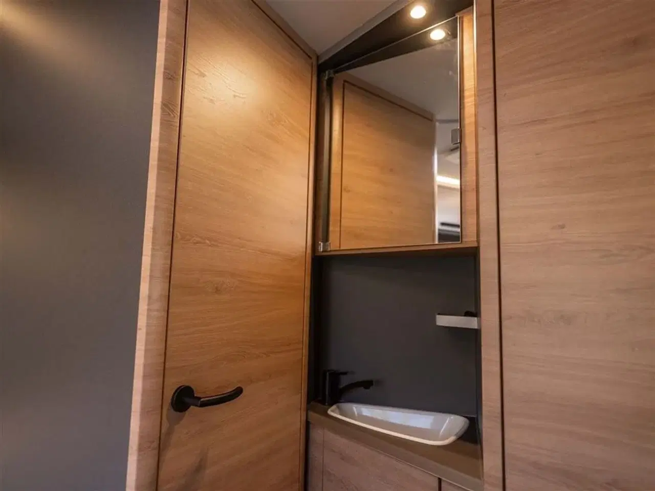 Billede 28 - 2025 - Knaus L!VE TI Wave 650 MF Platinium Selection   KNAUS L!VE KAMPAGNE - SPAR 95.000