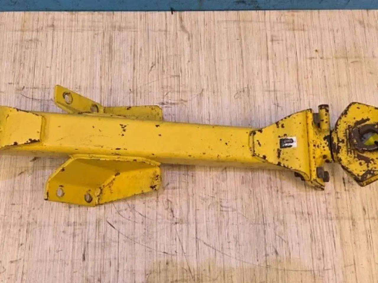 Billede 15 - New Holland TF78 Trækbeslag 84002996