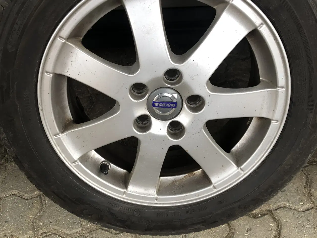 Billede 3 - 16”originale volvofælge med næsten nye dæk!!