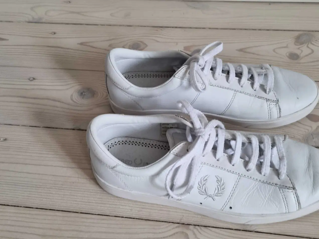 Billede 3 - Fred Perry sneakers. Hvide. Str. 41. Kun brugt 4 g