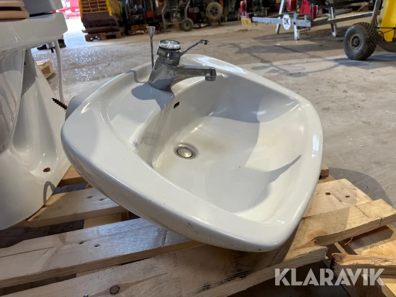 Billede 8 - Toilet og vask