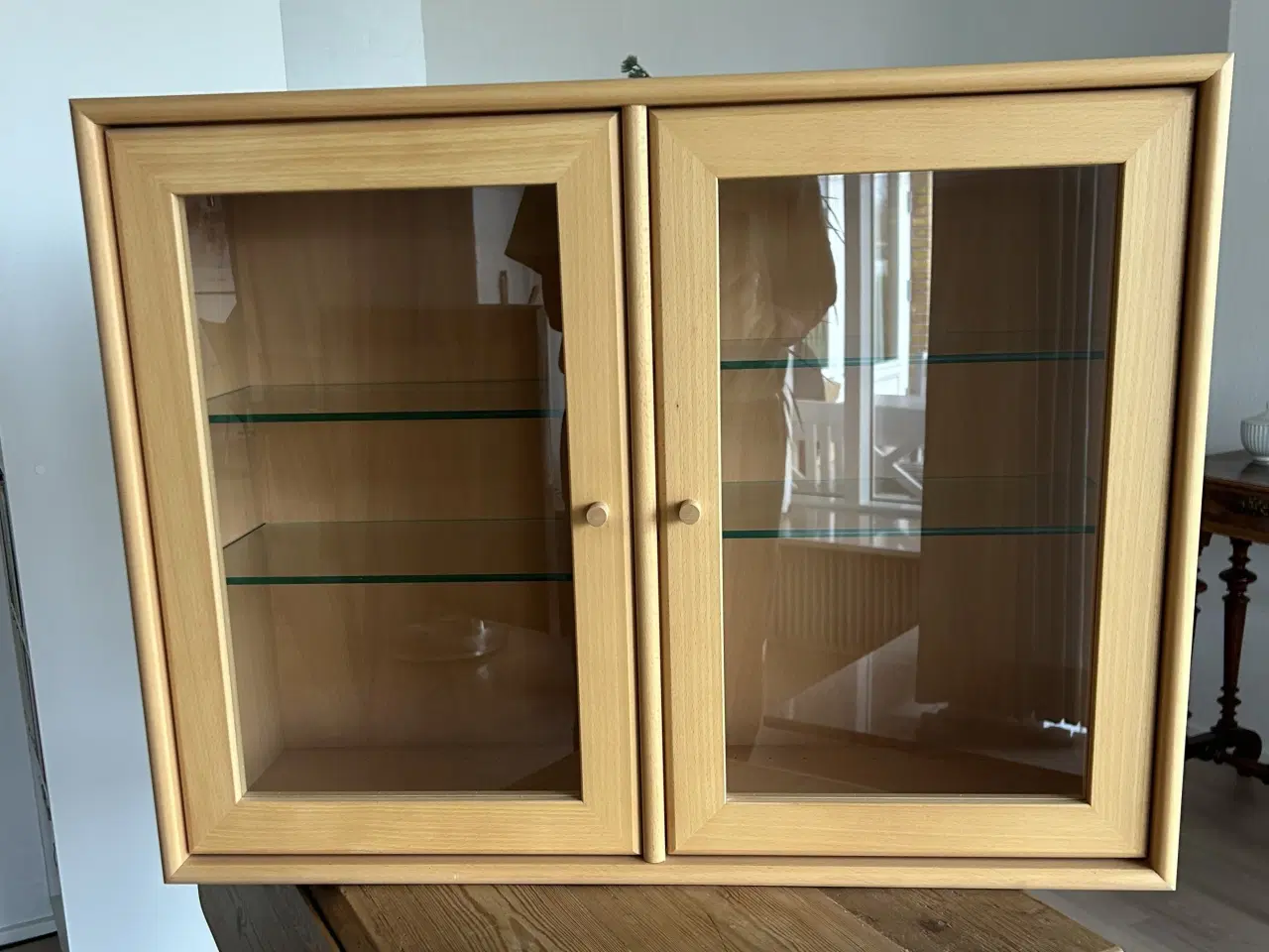 Billede 3 - Overskab – Rebus. Lakeret bøg. I perfekt stand