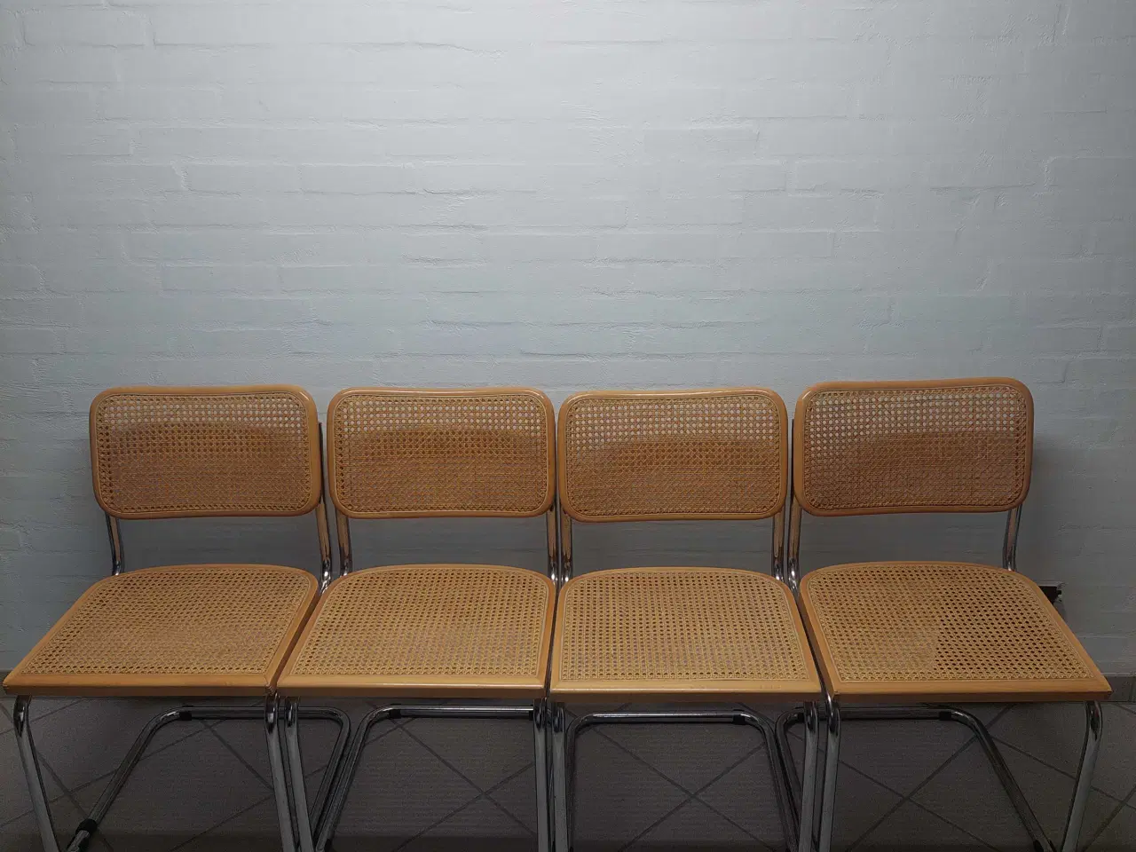 Billede 2 - Frisvinger/barberstole med fransk flet