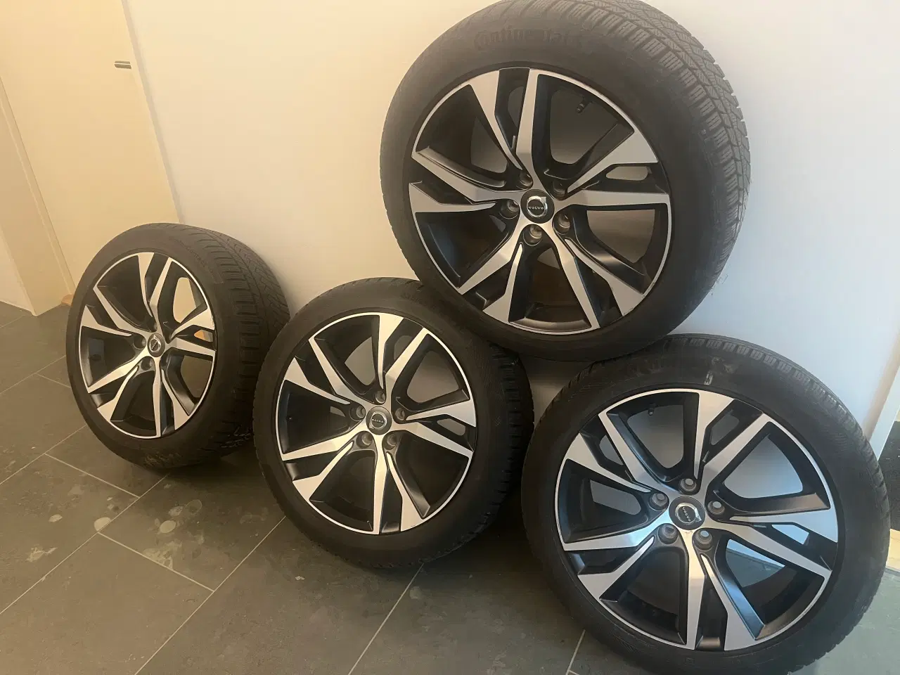 Billede 4 - Originale Volvo 18” vinterdæk v60
