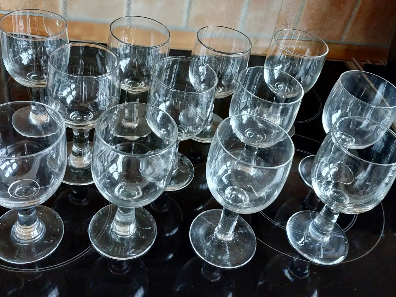 Billede 2 - 12 STK. ANTIKKE RØDVIN GLAS -- 1920erne