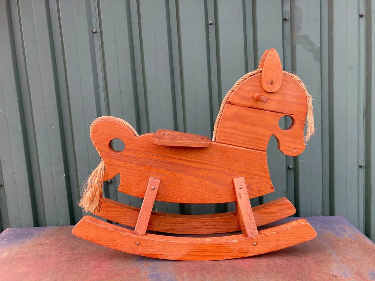 Billede 1 - Gyngehest træ