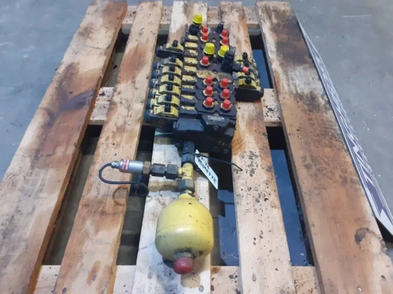 Billede 15 - New Holland TX68 Styreventil