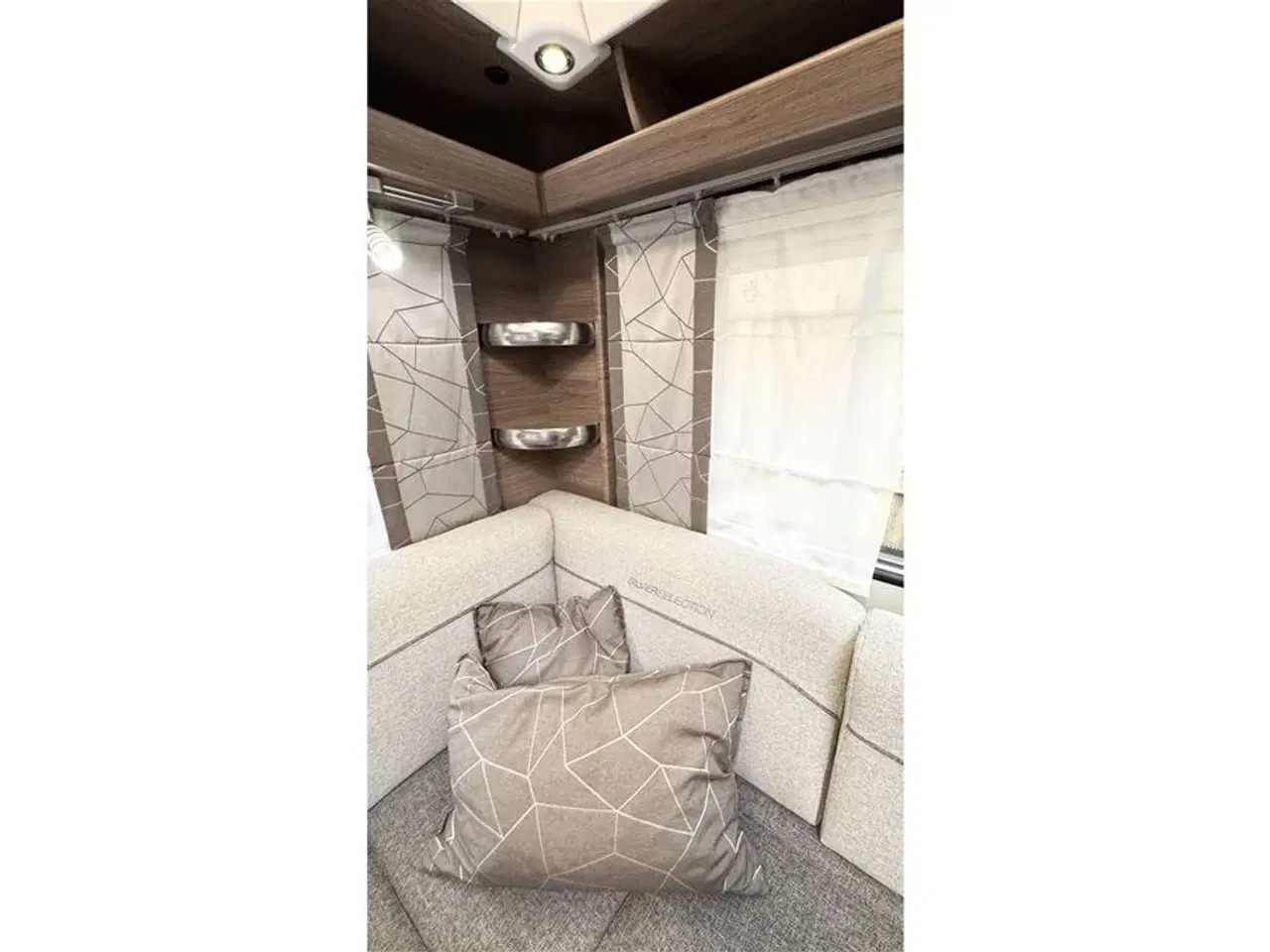 Billede 9 - 2021 - Knaus Sport 500 EU Silver Selection Enkeltsenge-Lamel-Gulvtemp.-Mover-Telt