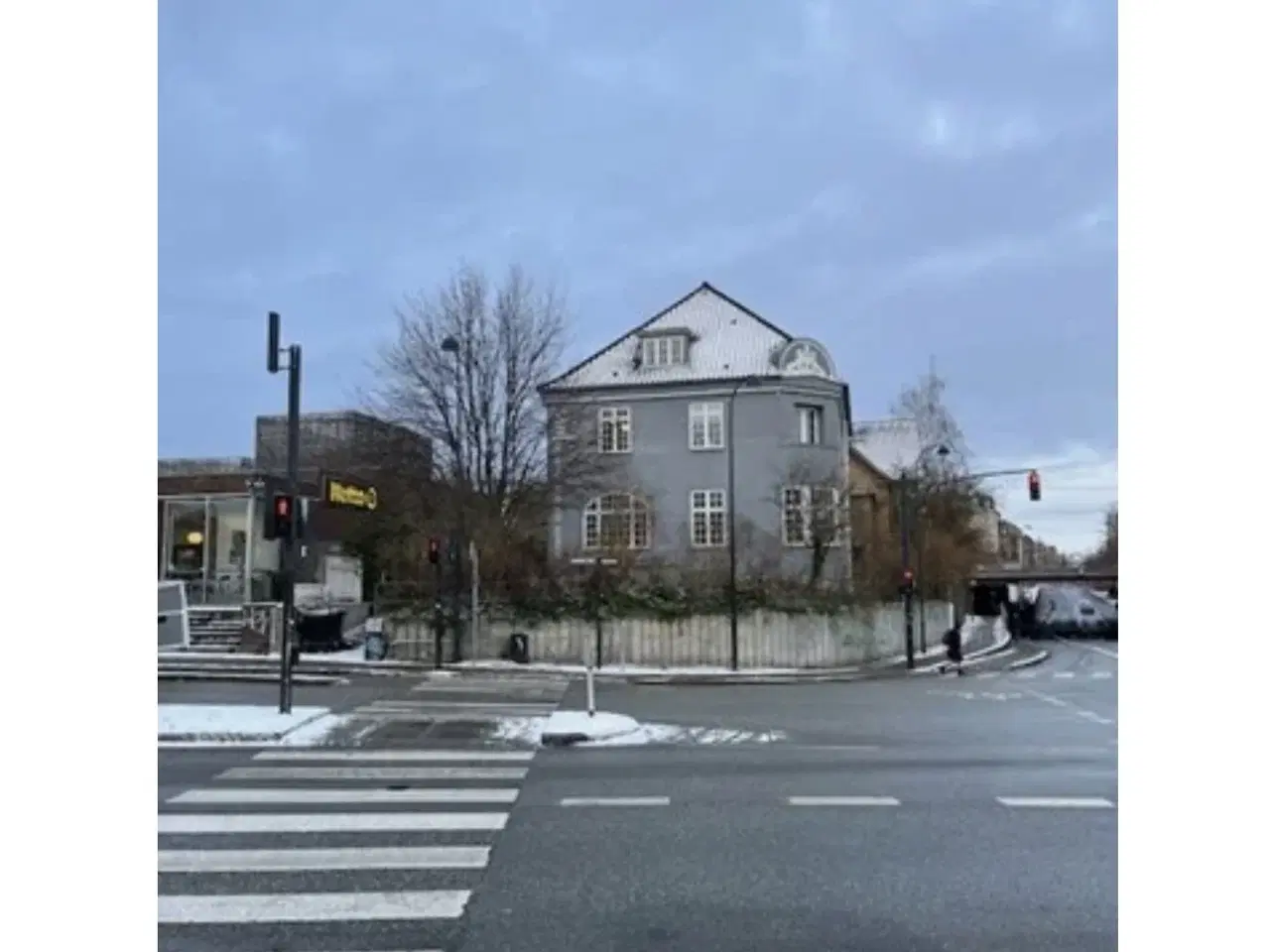Billede 4 - Centralt beliggende lejemål tæt på Hellerup station udlejes.