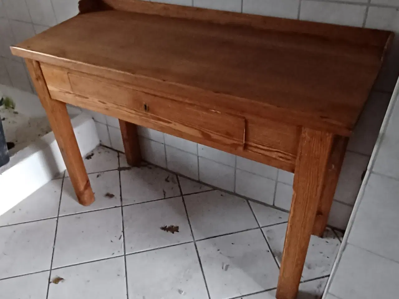 Billede 4 - Antikt bord m. skuffe