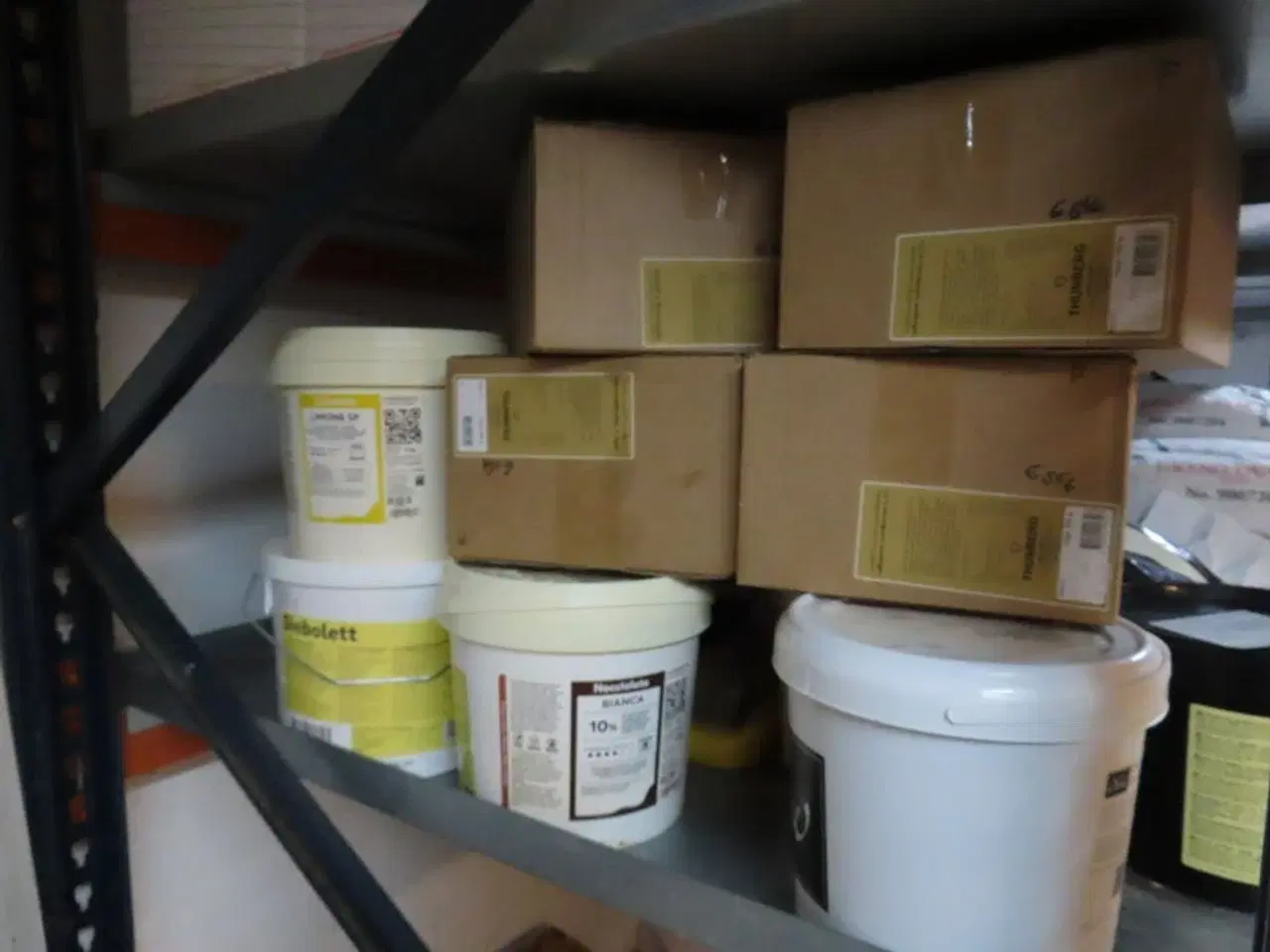 Billede 32 - Pallereol med indhold