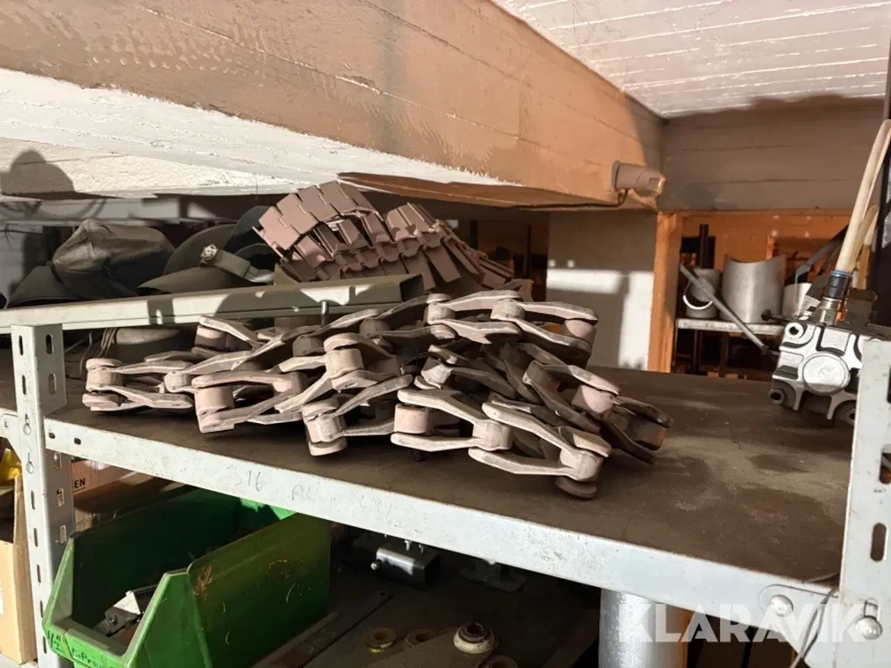 Billede 6 - Blandet lot el-motorer, rørsamlere, plastkæder, beslag.