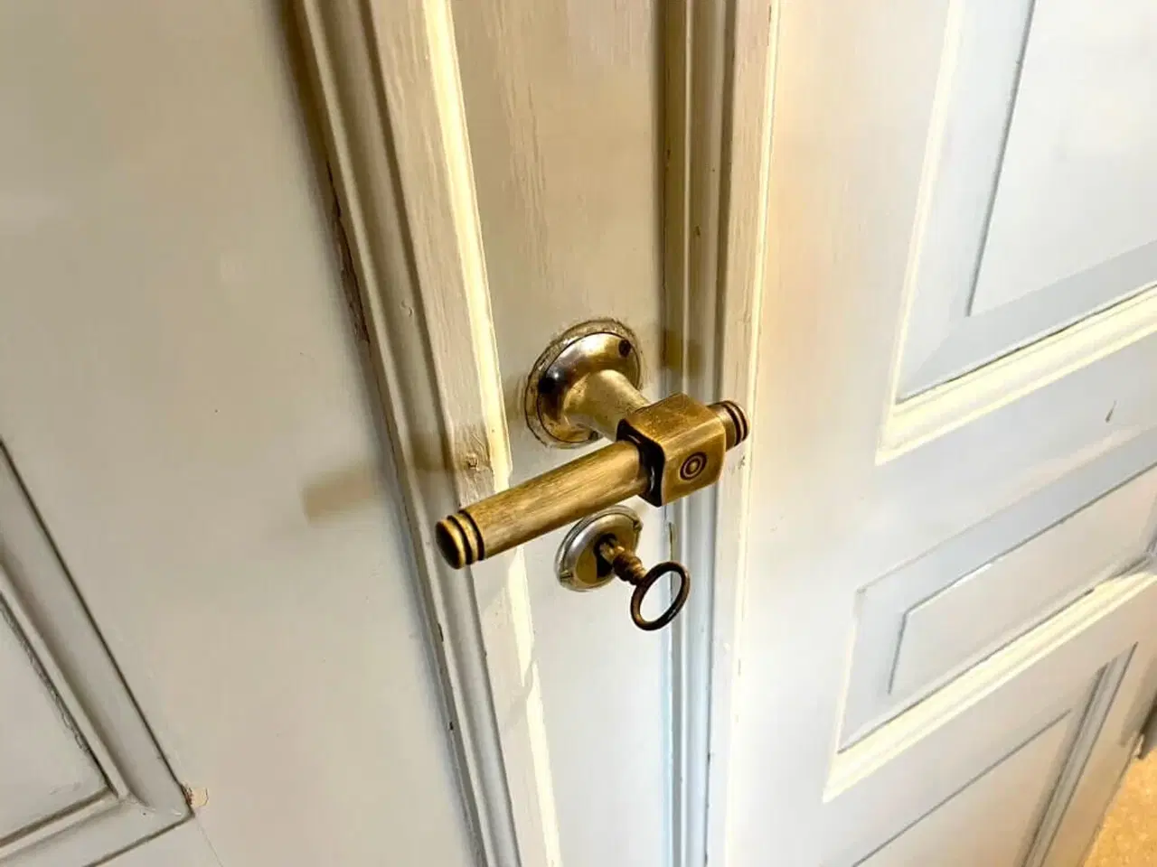 Billede 4 - Smuk, dobbelt fløjdør med karm