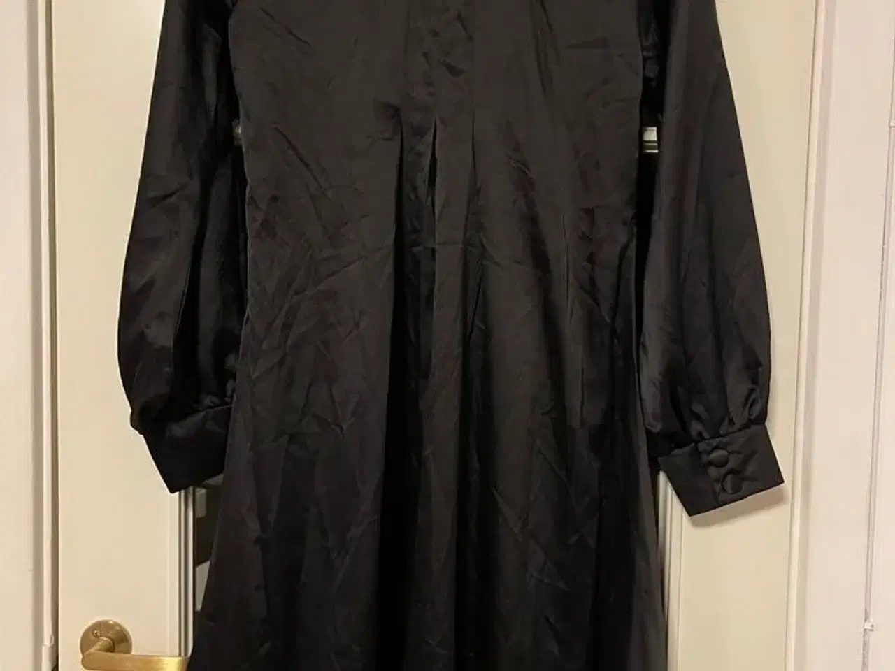Billede 12 - Ny flot sort kjole i flere størrelser 