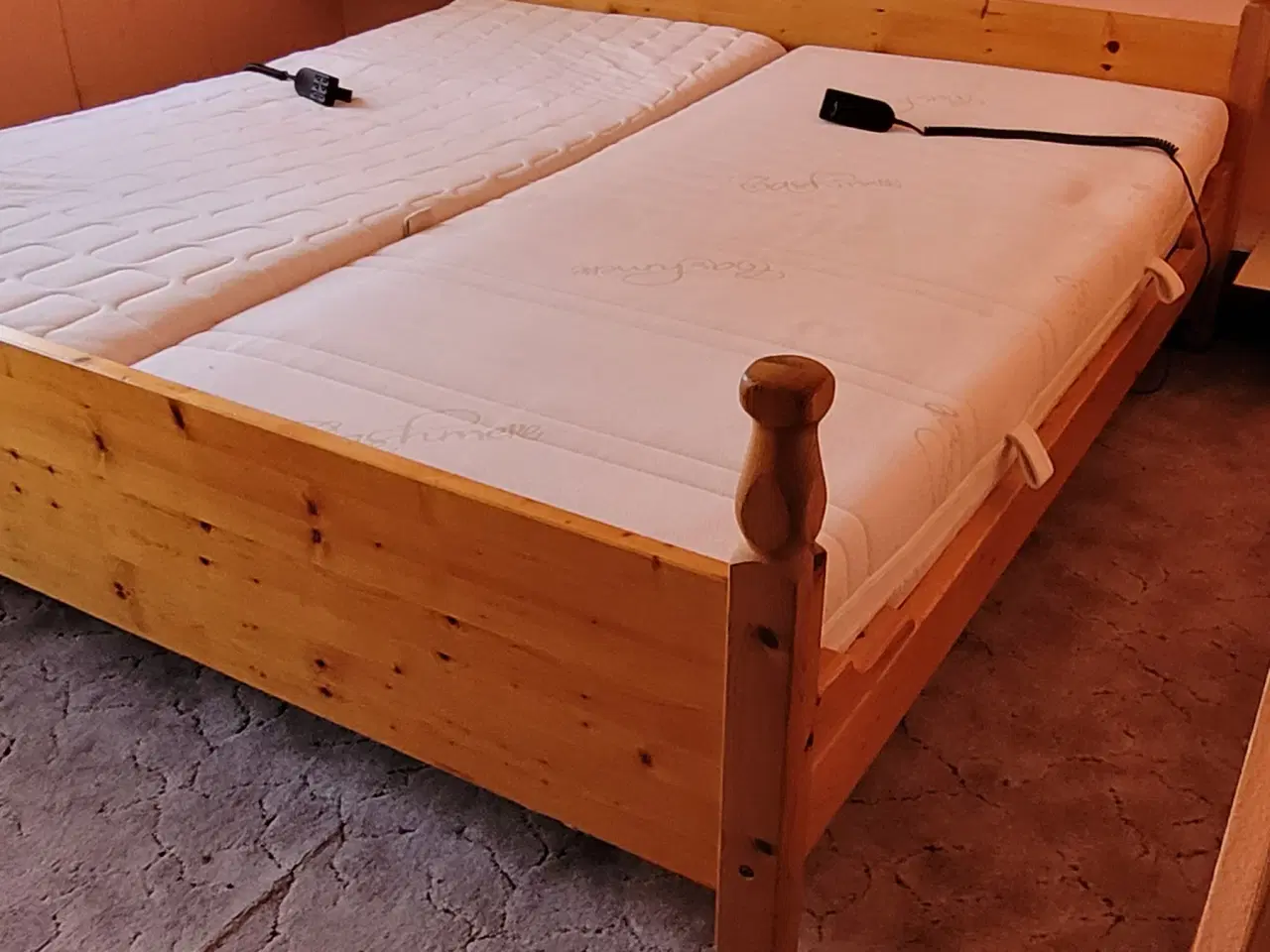 Billede 1 - Dobbelseng med elevation