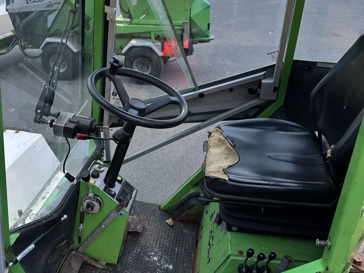 Billede 5 - Egholm 2100 Fejemaskine