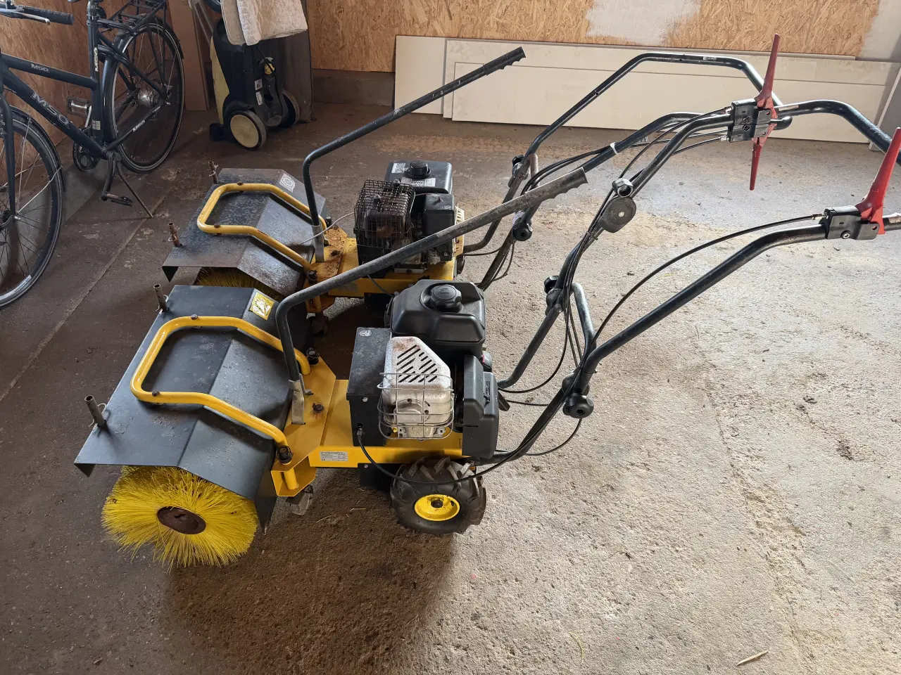 Billede 1 - Fejemaskine til sne