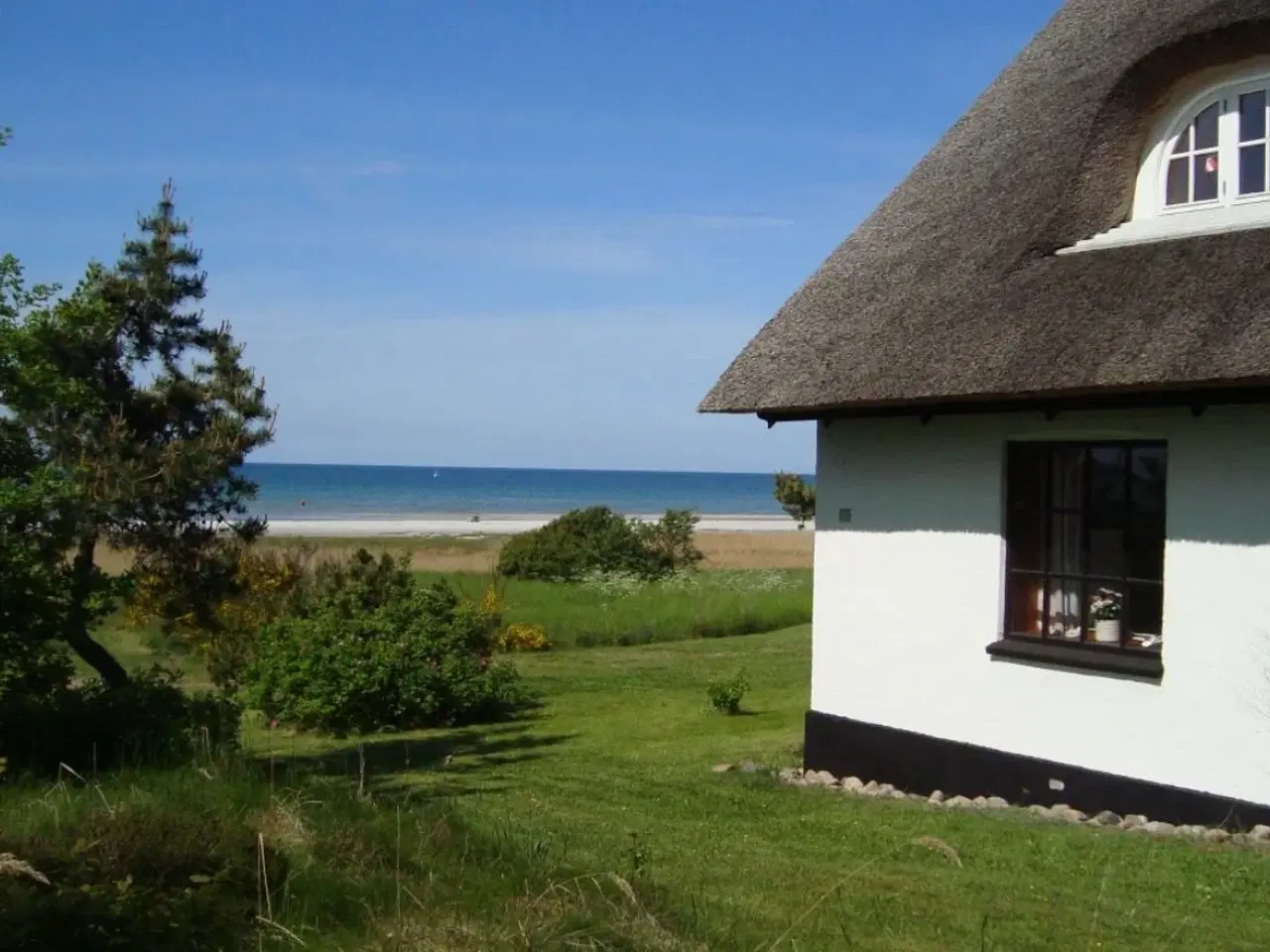 Billede 1 - Fiskerhus direkte p� B�nnerup Strand