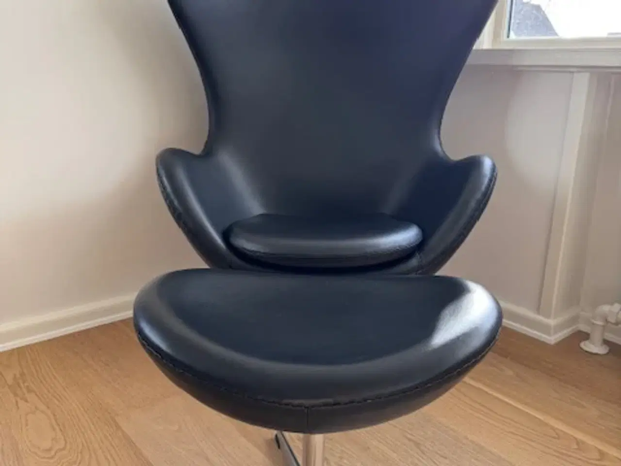 Billede 1 - Lounge drejestol med fodskammel