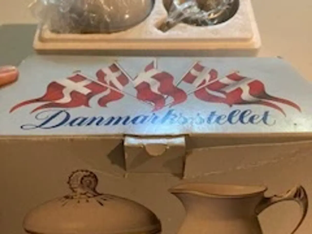 Billede 1 - Sukker og flødesæt fra B&G's Danmarksstel sælges.