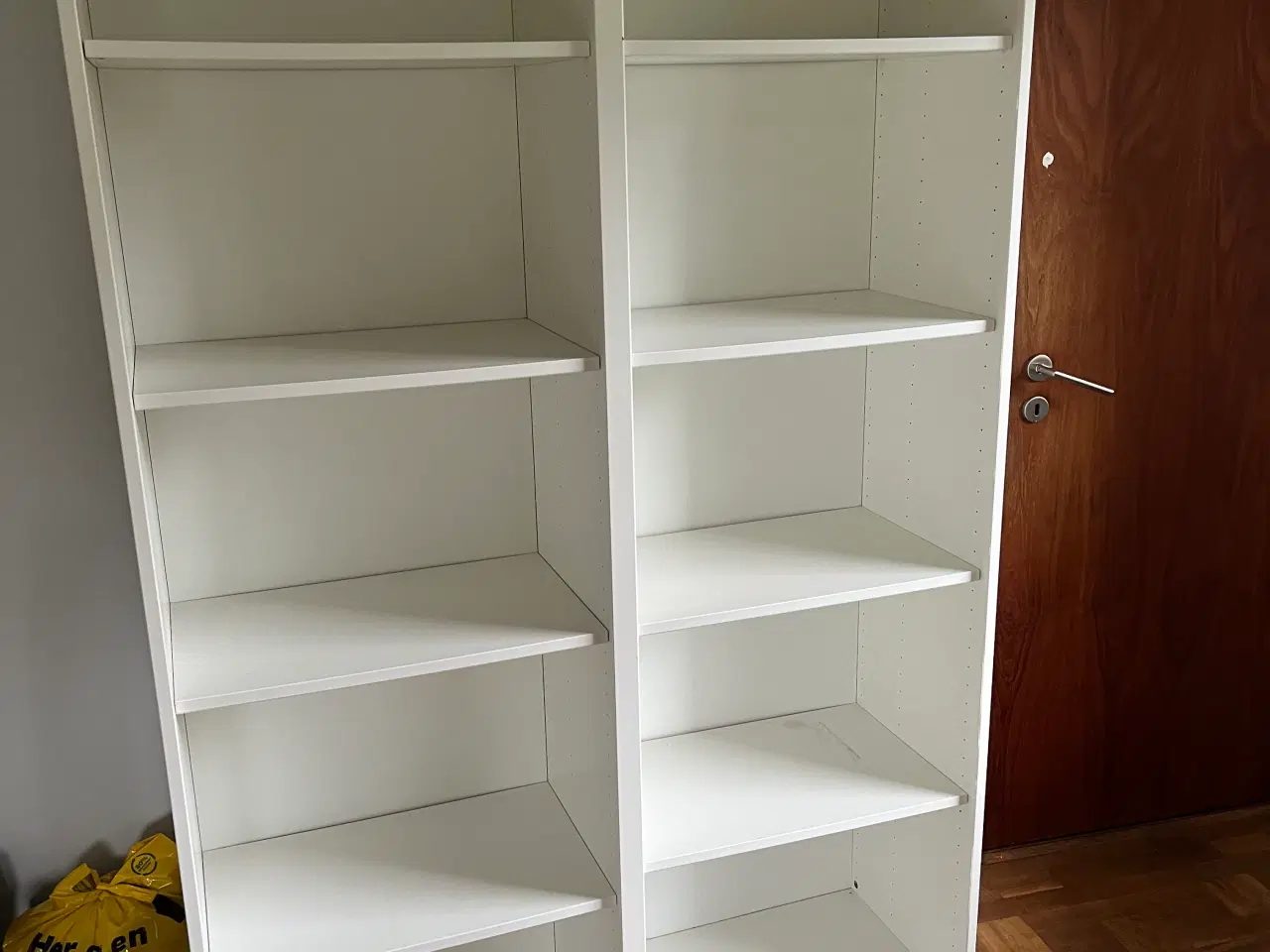 Billede 1 - Skab med variable hylder