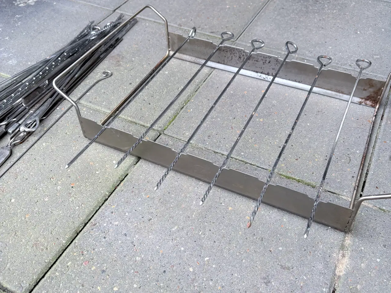 Billede 10 - Stor gasgrill med diverse tilbehør