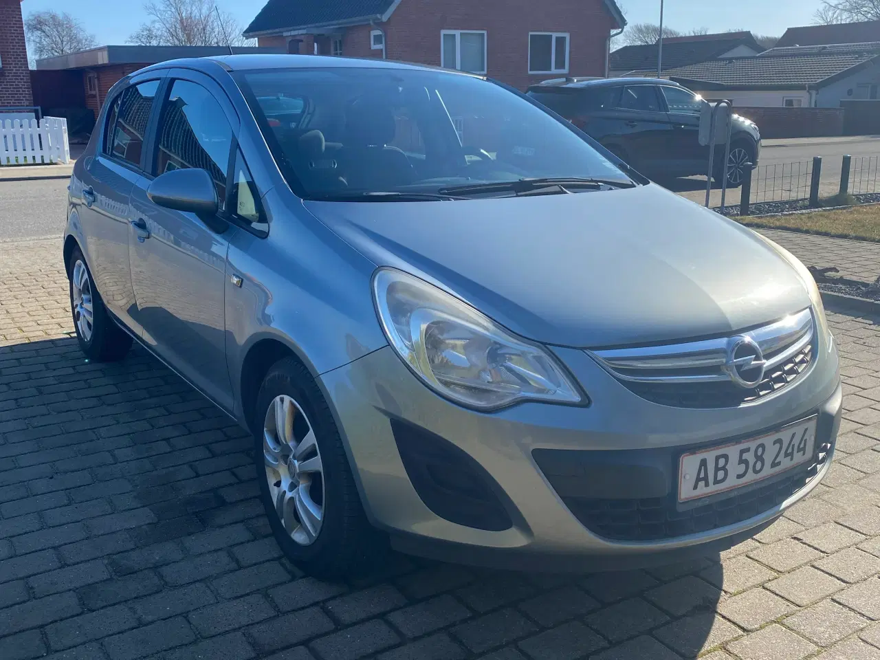 Billede 2 - Corsa enejers 135t km