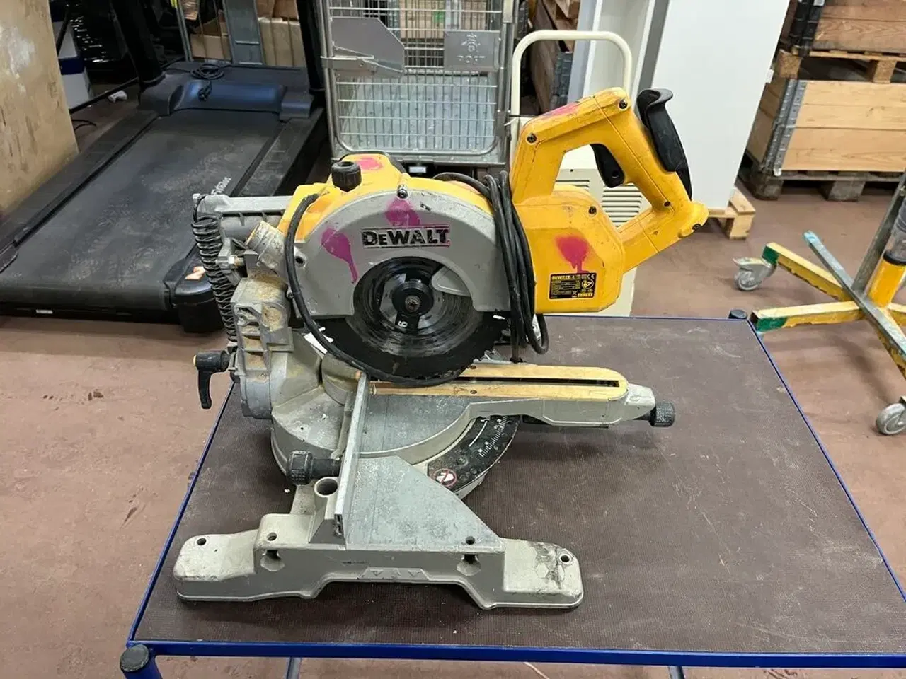 Billede 3 - Kap - geringssav DEWALT  DW777