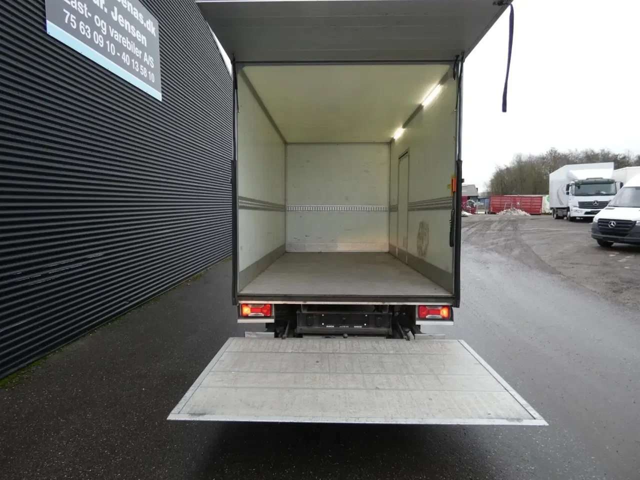 Billede 8 - Iveco Daily 35S16 3750mm 2,3 D m/Alukasse med lift Hi-Matic 156HK Ladv./Chas. 8g Aut.