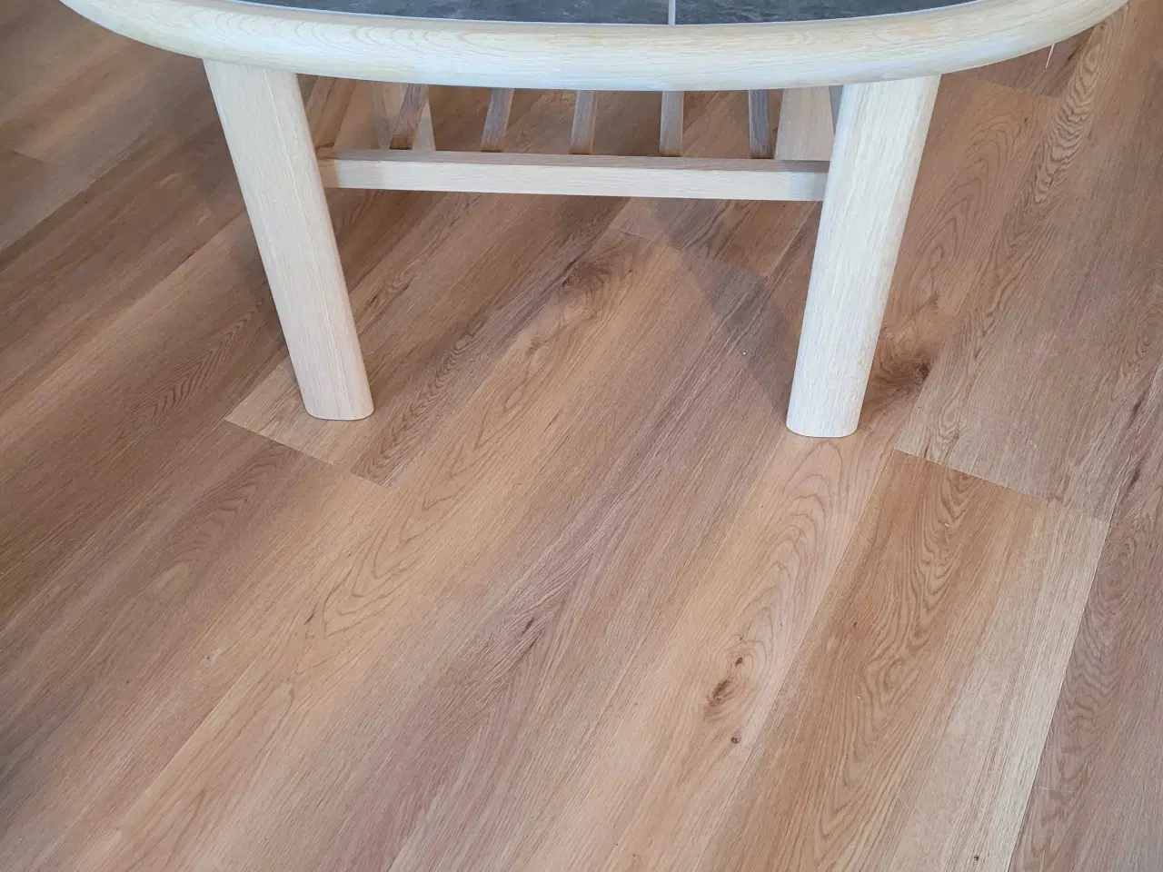 Billede 2 - NYT Sofabord m. Hylde. Hvidolie eg