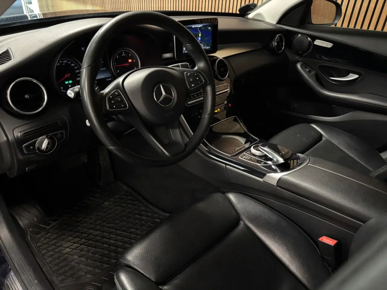 Billede 8 - Mercedes C200 d 2,2 AMG Line stc. aut.