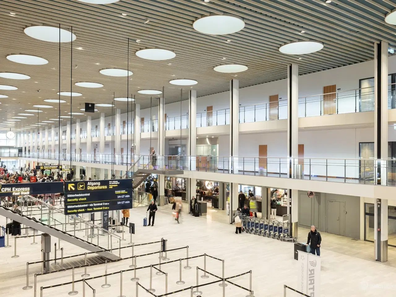 Billede 1 - Kontor i hektiske Terminal 2