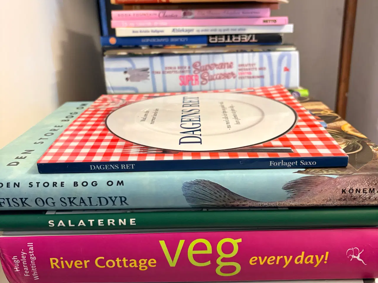 Billede 2 - Kogebøger gives væk