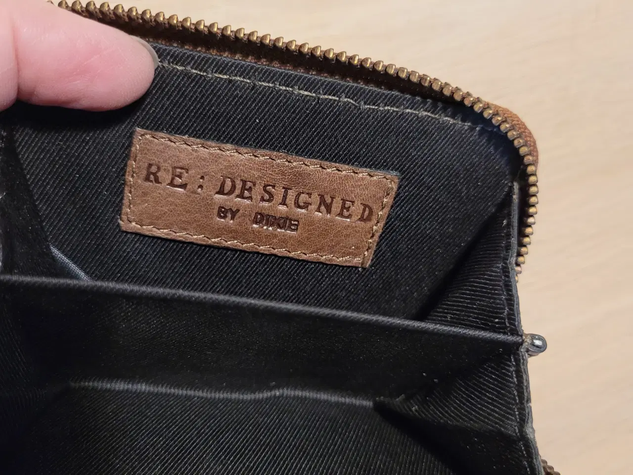 Billede 9 - Punge i læder lille handy/ stor og rummelig