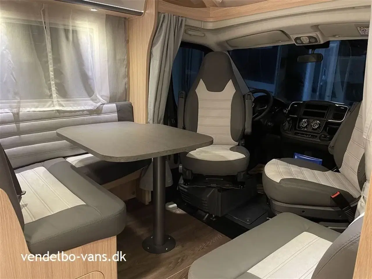 Billede 4 - 2023 - SunLight T 68 Adventure Edition   Enkeltsenge og stor garage - AUT. GEAR