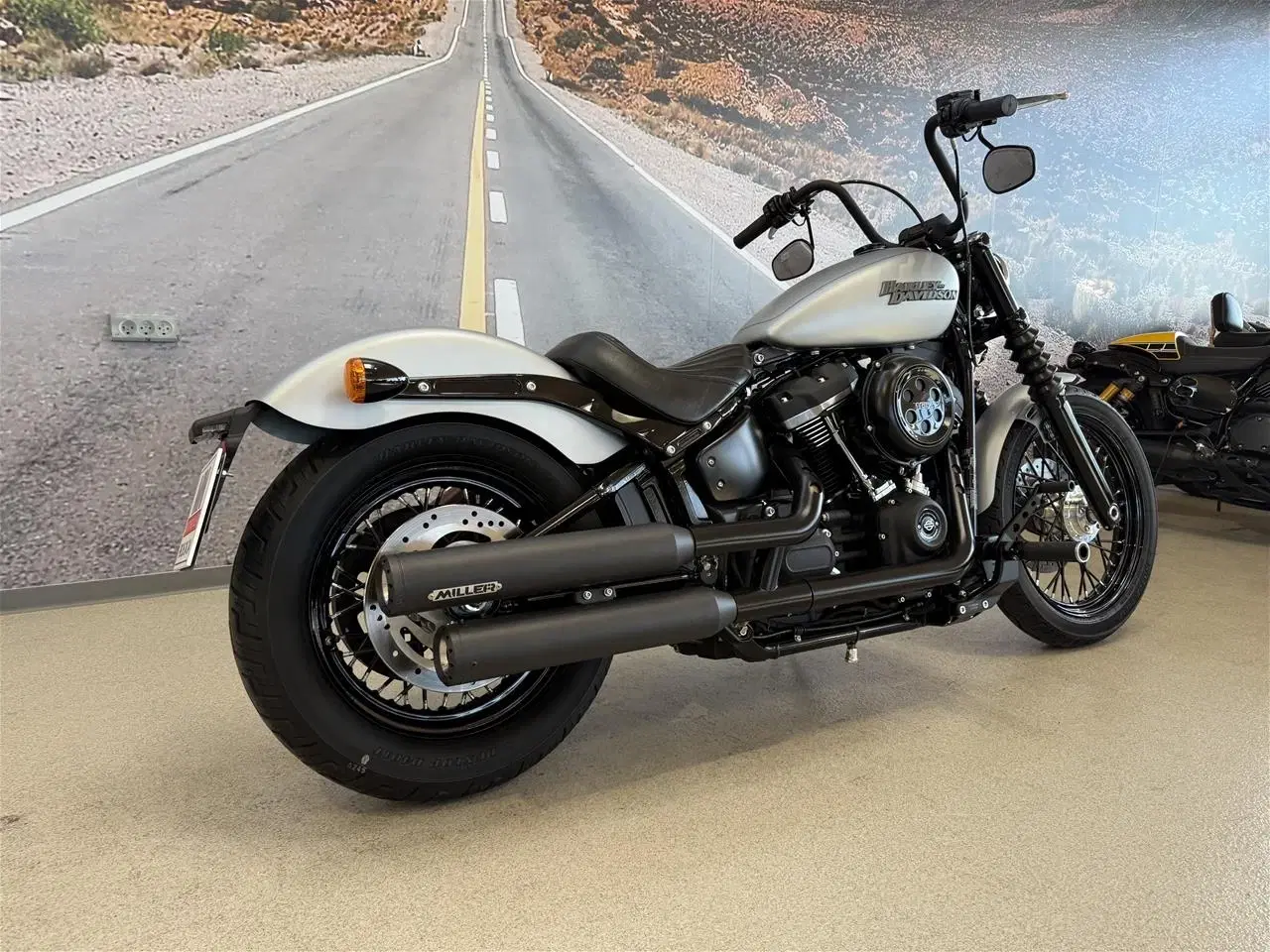 Billede 2 - Harley-Davidson FXBB Street Bob 107"